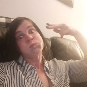 Meet your Posher, Roxanne